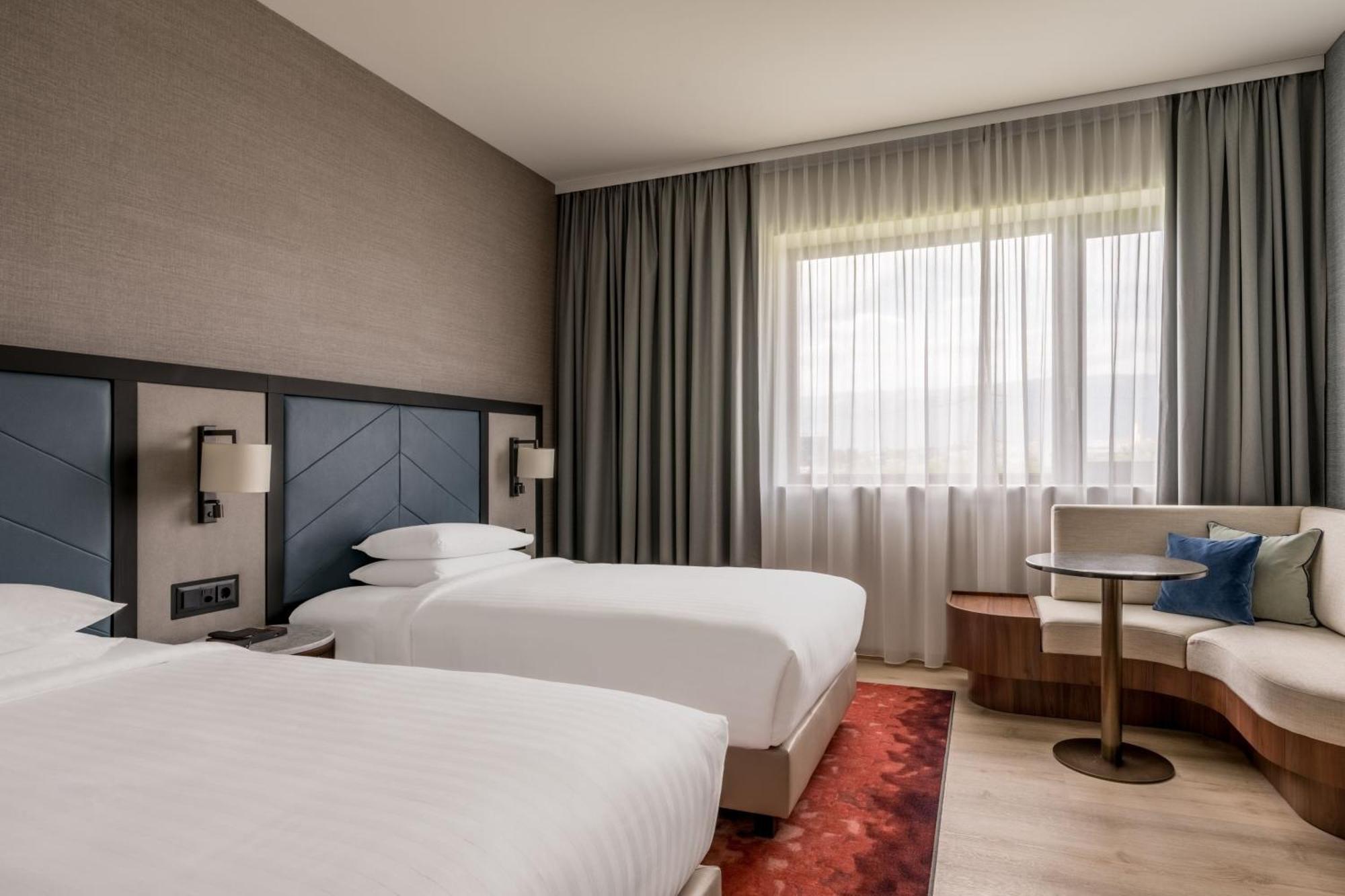 Geneva Marriott Hotel メイラン エクステリア 写真